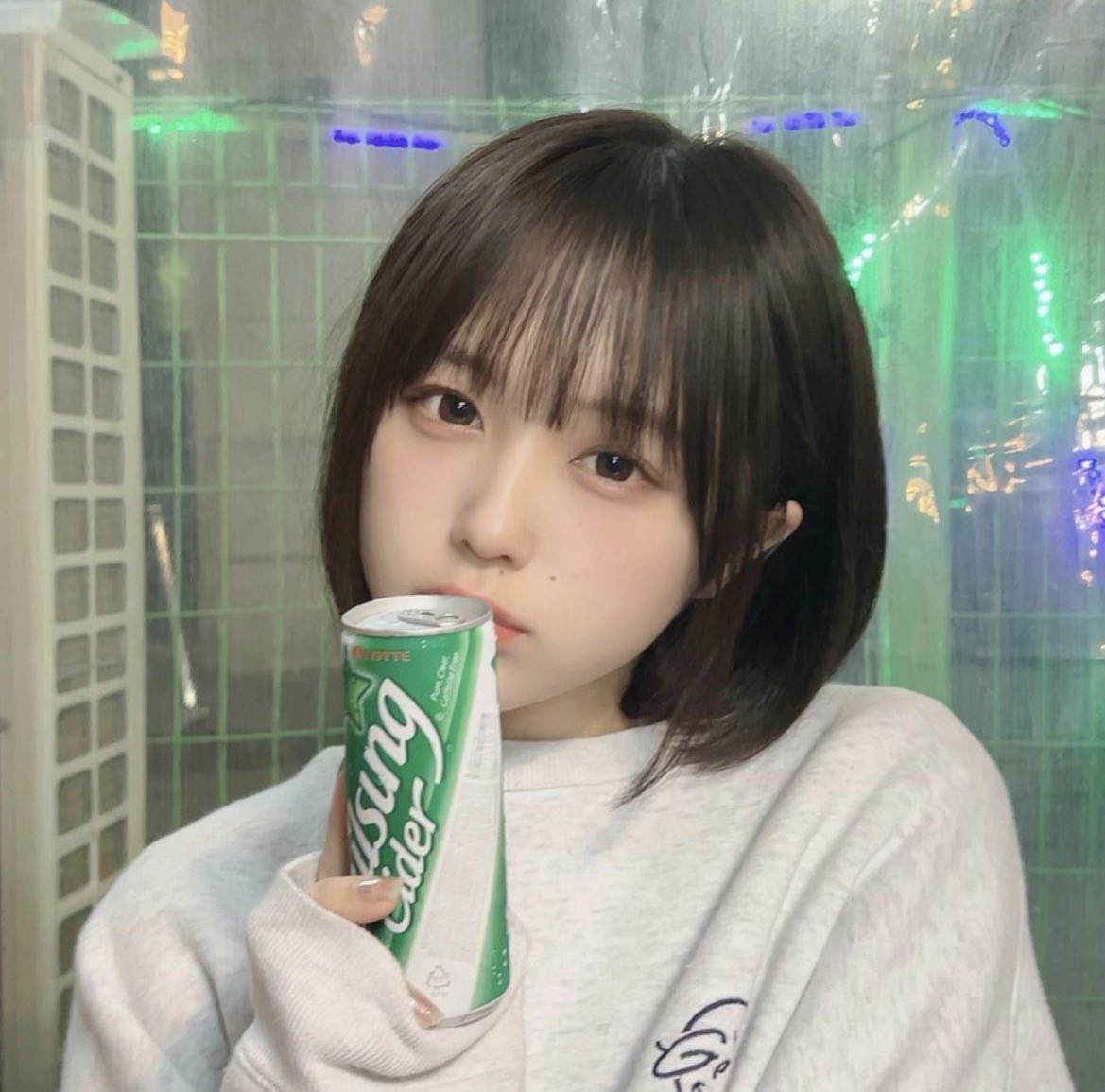 Narururu_v's tweet photo. 逆に顔面補正出来る髪型⬇️

①長めウルフミディ
ミディでもガッツリレイヤー入れると盛れる。個性派に思われがちだが実はどのタイプも可愛く見せる万能ヘア

②スーパーロング
とりあえずブスは髪伸ばしとけ。顔2個分超えたら快進撃始まるぞ

③顎下ボブ
これ。なえなのorあのちゃんを持っていきなさい https://t.co/IDVL94KHOn