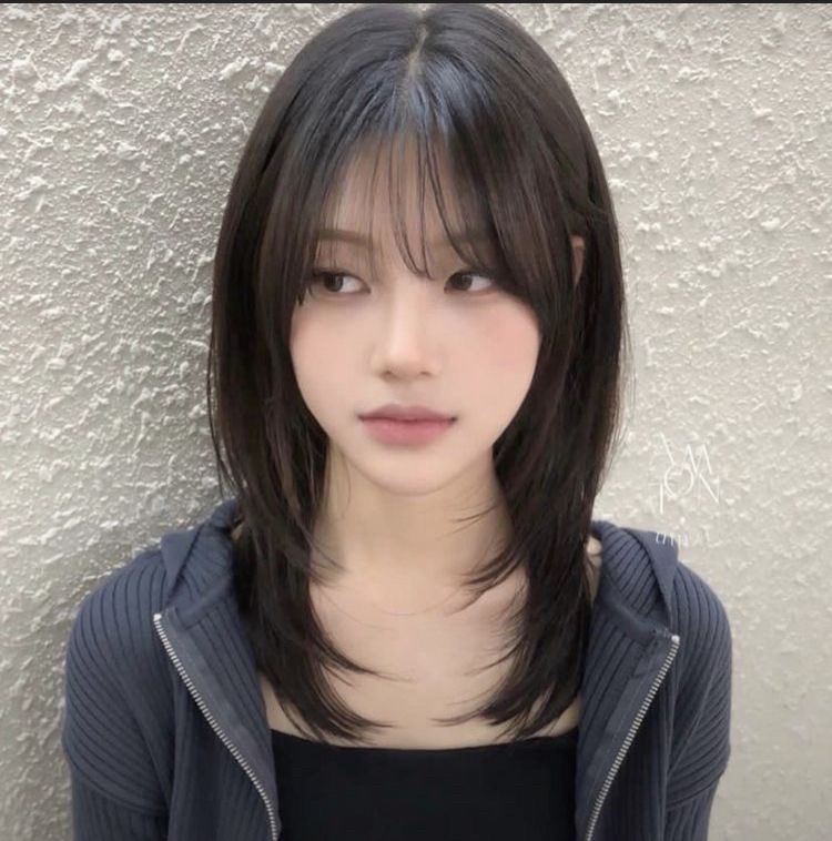 Narururu_v's tweet photo. 逆に顔面補正出来る髪型⬇️

①長めウルフミディ
ミディでもガッツリレイヤー入れると盛れる。個性派に思われがちだが実はどのタイプも可愛く見せる万能ヘア

②スーパーロング
とりあえずブスは髪伸ばしとけ。顔2個分超えたら快進撃始まるぞ

③顎下ボブ
これ。なえなのorあのちゃんを持っていきなさい https://t.co/IDVL94KHOn
