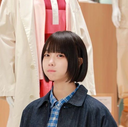 Narururu_v's tweet photo. 逆に顔面補正出来る髪型⬇️

①長めウルフミディ
ミディでもガッツリレイヤー入れると盛れる。個性派に思われがちだが実はどのタイプも可愛く見せる万能ヘア

②スーパーロング
とりあえずブスは髪伸ばしとけ。顔2個分超えたら快進撃始まるぞ

③顎下ボブ
これ。なえなのorあのちゃんを持っていきなさい https://t.co/IDVL94KHOn