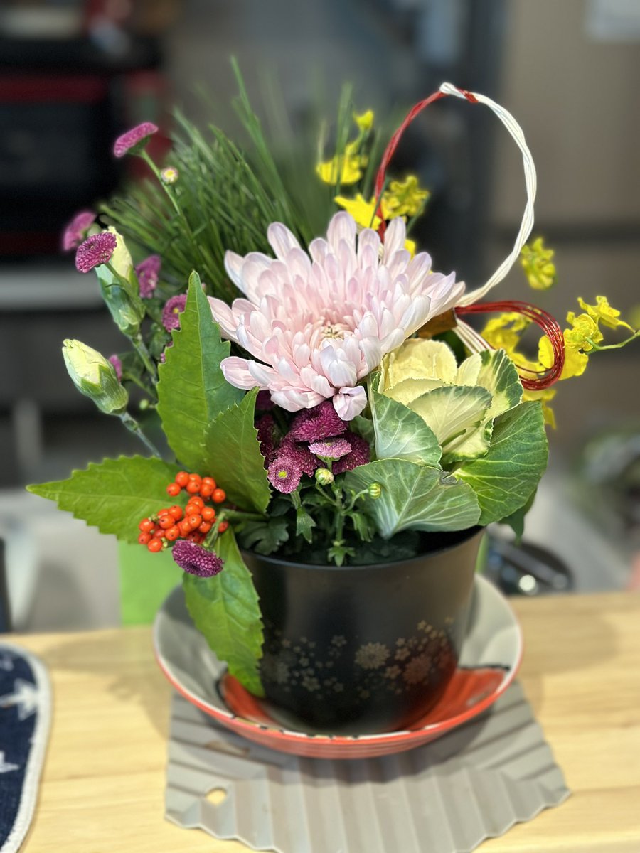 nanjmk's tweet photo. 皆様あけましておめでとうございます🎍
みんなと仲良くなれて嬉しい！今年もよろしく🐶

7連休が終わり、母ちゃん今日からお仕事でした💻
午後、専務からお客さんも休みだし帰っていいよって言われたので2時に帰りました🚗
天気もいいし��ミンチプとロング散歩🚶‍♀️🐕 ͗ ͗
年明けからいい感じ👍 https://t.co/rAJPFP1ZXj