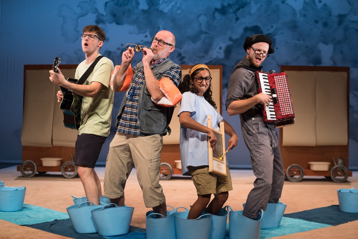 TheatreRoyalNew's tweet photo. 🐾 Join the adventure with 'We’re Going on a Bear Hunt'! 🌿🌊

Don't miss the interactive fun and family excitement! 🎭🎶

📅 Fri 23 – Sun 25 Feb
ℹ Accessible perfs available
🎟 https://t.co/L4Ntrr5pZp
🎭 @bearhuntlive https://t.co/bm6XQX7dsf