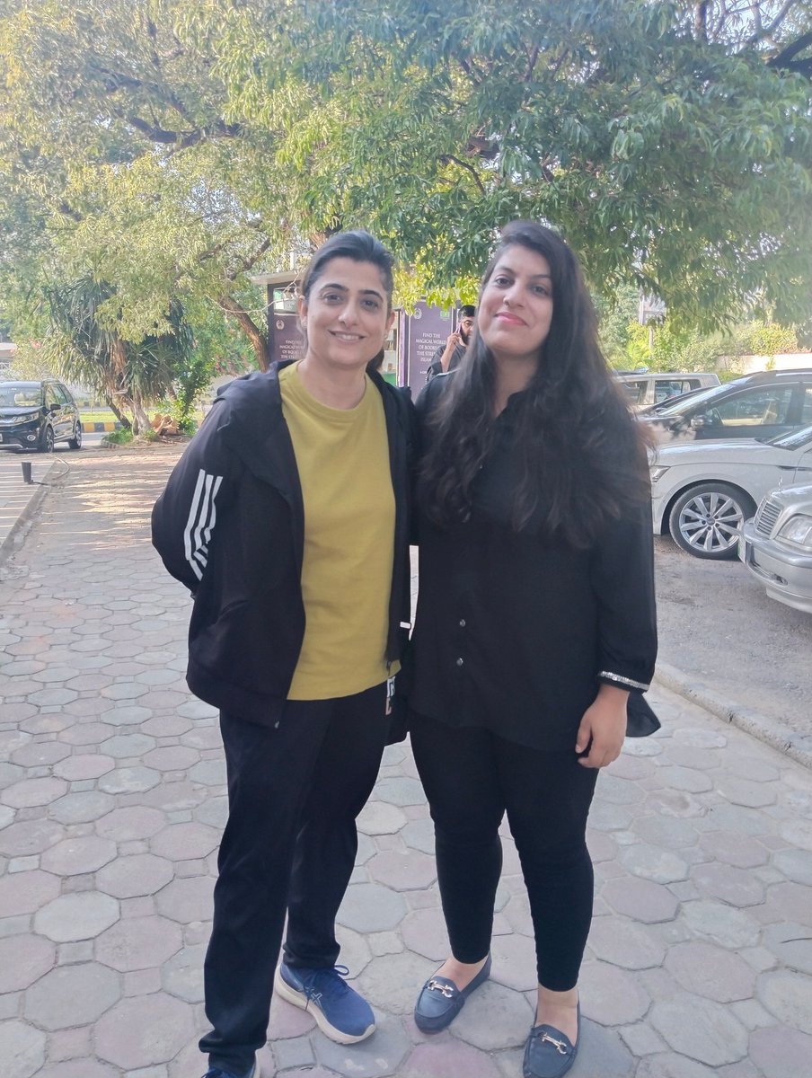 FizzaAbid9's tweet photo. Happy birthday @mir_sana05! Thank you for being such an amazing role model for all of us! #sanamir
.
.
.
.
.
.
.
#womeninsports #cricketnews #CricketUpdates #twitter #crickrtlegend #femaleinsport #sports https://t.co/BcGmYTp9QG