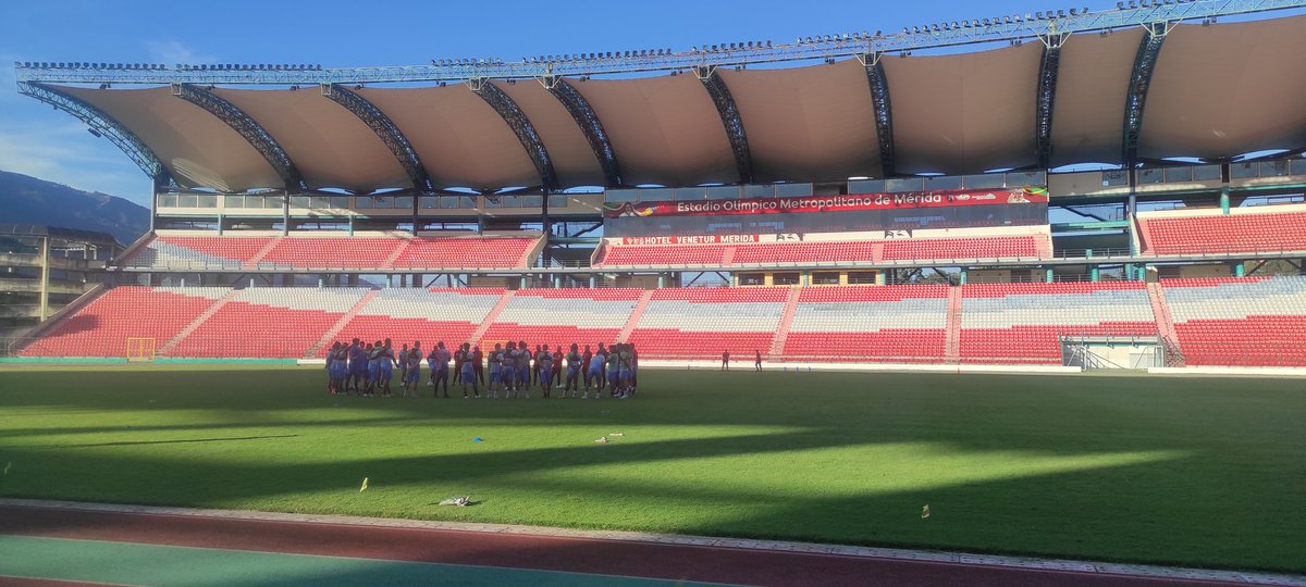 🌟 REGRESAMOS A LA ACTIVIDAD

Entrenamiento matutino 🔴⚪
🏟️ Metropolitano. 

📌 33 Jugadores presentes. 
📌 Hacen su 2da práctica con el equipo los jugadores Daniel Campbell 🇵🇦 y Elías Alderete 🇦🇷

Reporta <a href="/JairoCadenasM/">Jairo Cadenas</a>
