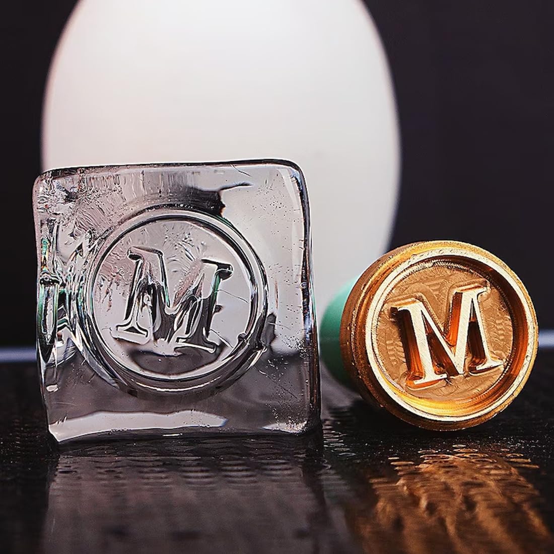 ShakenTales's tweet photo. "Old Fashioned enthusiasts, what's your preference: a single large ice cube or multiple smaller ones? Share your thoughts and let's settle this debate! #OldFashioned #IceDebate 🥃❄️" https://t.co/S2VDvj2wPe