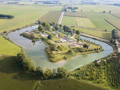 bdbommel's tweet photo. Culinaire lichtjestocht bij GeoFort in Herwijnen https://t.co/x0l95TwTiS https://t.co/qb5VmZG8wV
