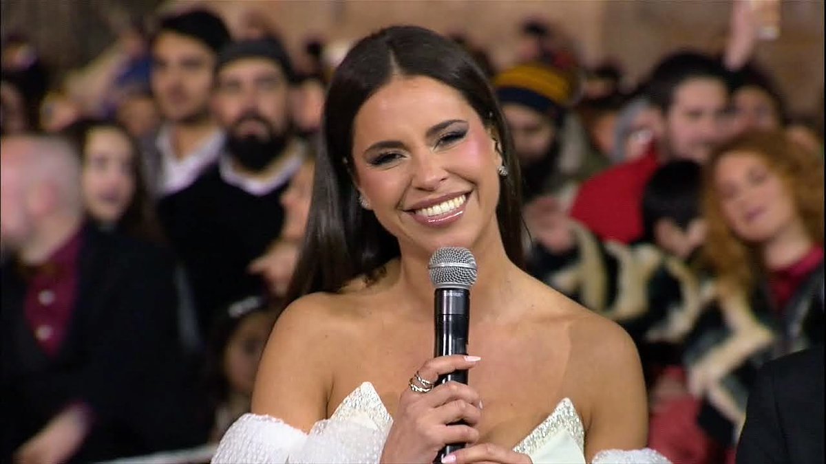 👑 Esta noite, á parte dos Reis Magos, veñen ao <a href="/luartvg/">Luar TVG</a> as nosas Raíñas das Badaladas 🤩 Os vestidos de <a href="/noeliarrey/">Noelia Rey</a> e <a href="/rociduran/">Rocío Durán</a> foron todo un éxito e esta noite visitan o programa acompañadas de estilistas e deseñadoras para falarnos deles 😉 #Luar1379 #Badaladas2024