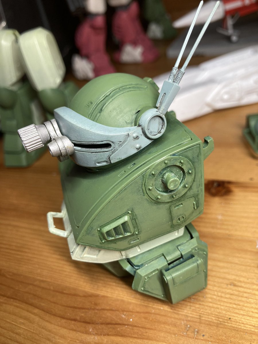 ik181091's tweet photo. バルキリーを作りながら、墨入れをしないでより立体感を表現するを勉強中。
難しいです。
黒で墨入れなんて楽で良いけど、きらい。
カッコイイWRにしたい。
#ボトムズ
#ATM09WR https://t.co/RdCDRZHrar