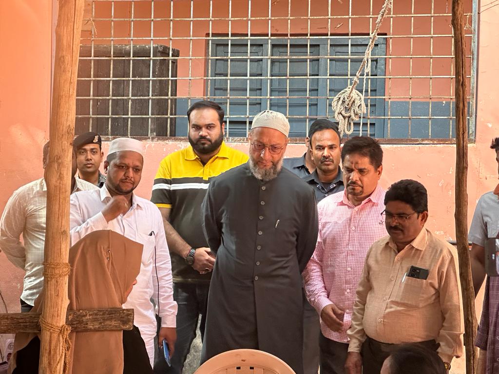 HusssainAsad's tweet photo. 𝐀𝐈𝐌𝐈𝐌 𝐏𝐫𝐞𝐬𝐢𝐝𝐞𝐧𝐭 𝐀𝐧𝐝 𝐌𝐏 𝐇𝐲𝐝𝐞𝐫𝐚𝐛𝐚𝐝 𝐉𝐚𝐧𝐚𝐛 𝐁𝐚𝐫𝐫𝐢𝐬𝐭𝐞𝐫 @asadowaisi 𝐒𝐚𝐡𝐚𝐛 𝐓oday  𝐕𝐢𝐬𝐢𝐭𝐞𝐝 𝐀𝐧𝐝 𝐈𝐧𝐬𝐩𝐞𝐜𝐭𝐞𝐝 𝐏𝐫𝐚𝐣𝐚 𝐏𝐚𝐥𝐚𝐧𝐚 𝐏𝐫𝐨𝐠𝐫𝐚𝐦𝐦𝐞 𝐂𝐞𝐧𝐭𝐞𝐫𝐬 https://t.co/iPbnPLy10p