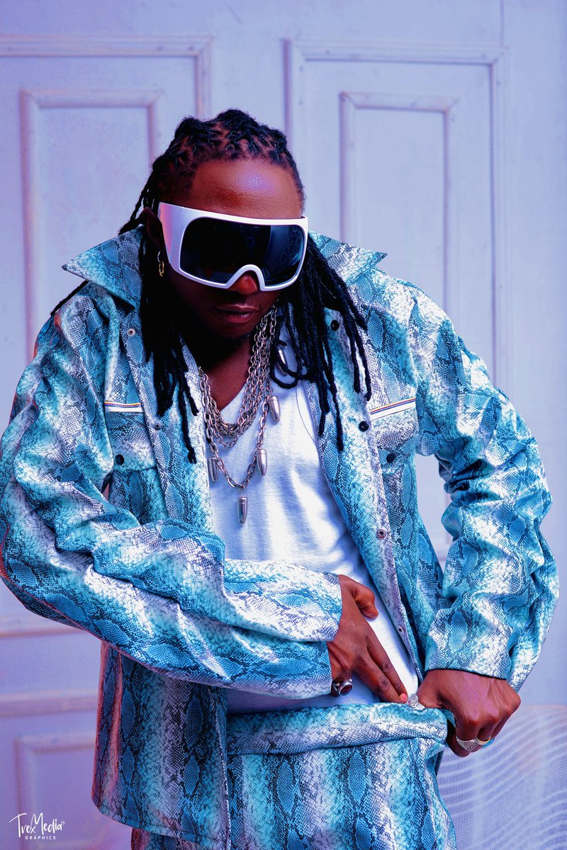 ZizaBafanaUg's tweet photo. A lot hater hate it coz we do it better!!
NEW MUSIC OUT🔥 #JuicyBodyReggaeVersion 👉🏾 https://t.co/6O7B7CHvOm https://t.co/Mrg0ZDp8fC