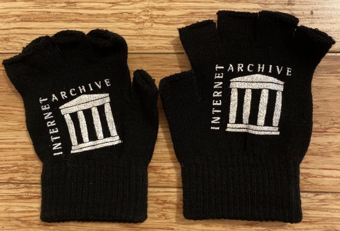 tuesdaywood's tweet photo. need the internet archive mittens https://t.co/xE0d974qWA