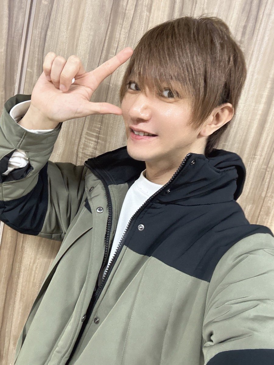 yuta_0323_'s tweet photo. 本日 #舞台イマキミ 稽古終了！

青春だったり、芸術だったり、視覚と心を動かされる作品であります☔️
今日の通しでも好きな台詞とシーンが増えていきました！
後はあれがとても食べたいです🤭

本日はあの方の誕生日ですね🎂
お互い歳とりましたな😏
#エリックHBD https://t.co/C5pavK68rO