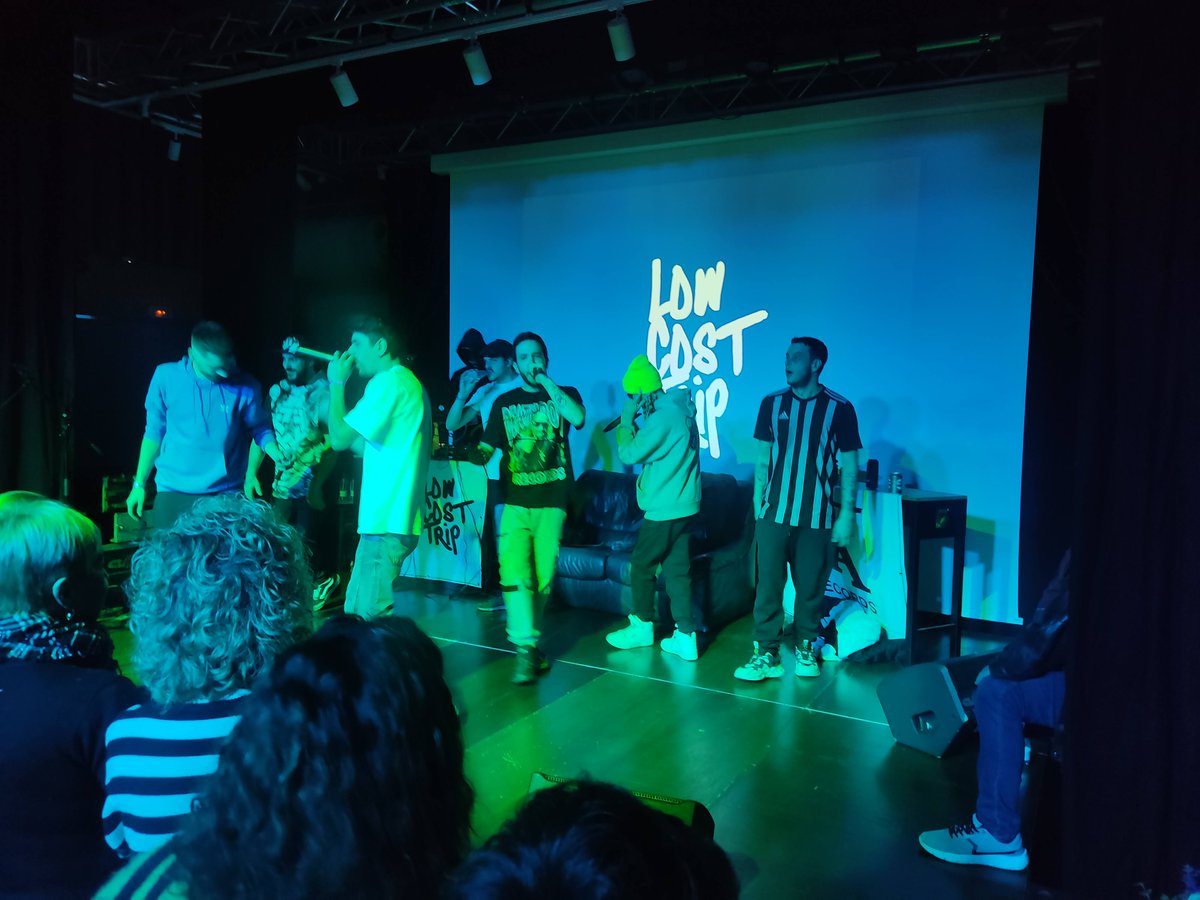 cONGDcar's tweet photo. Todo un lujo compartir espacios con las personas jóvenes que se acercaron a la Gota de Leche y mostraron interés por nuestro proyecto 🎨.
🧐  Atentas y atentos a nuestras redes que en los próximos días os iremos enseñando más imágenes de la actividad. https://t.co/LWfbzM220M