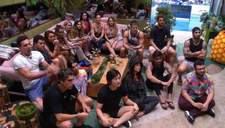 An4_C4arolina's tweet photo. A galera do Twitter assim esperando a revelação dos participantes do BBB24
#BBB24 #BigDay https://t.co/Up27wDc3j9
