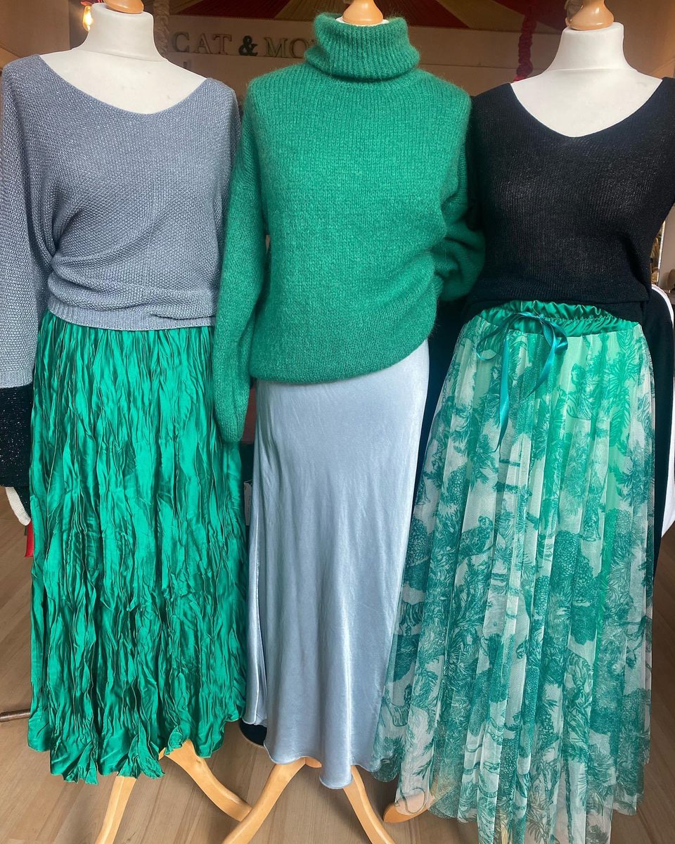 These are a few of my favourite things. 

This didn’t make it to the window, but on second thoughts I’m really liking the green and grey combination. Maybe I’ll try again with these colours.

#windowdressing  #green #grey #tulle #satin #biascut #slipskirt #mohair #poloneck #lurex