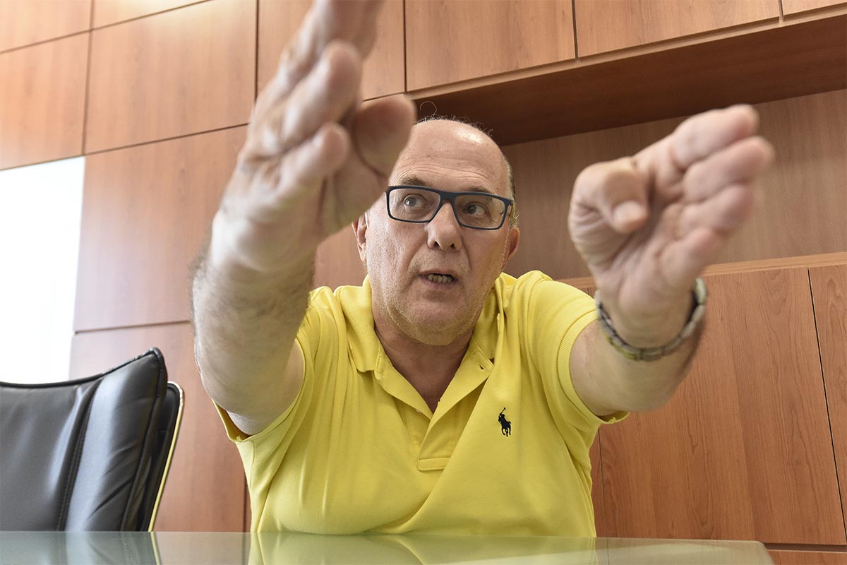 SemanarioBrecha's tweet photo. 📰En diálogo con Brecha el presidente del CASMU, Raúl Rodríguez, opinó que existe una «confabulación» por parte de actores políticos, médicos sindicalizados y periodistas que intenta desprestigiar al CASMU. 

🖋️ @CamilaGhemi 
📸 Federico Gutiérrez

https://t.co/efU55sdp2O https://t.co/bq74ozuVTb