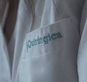 Quirurgica_bcn's tweet photo. Si hay que realizar una ostomía, es un proceso más llevadero si tenemos cerca un profesional que nos asesore.🙂

🩺Mireia Carrasquilla, enfermera especialista en pacientes ostomizados, es una de esas profesionales y parte de nuestro equipo

Al quirófano, vamos juntos🏥 https://t.co/Wcn2RVZ5ze