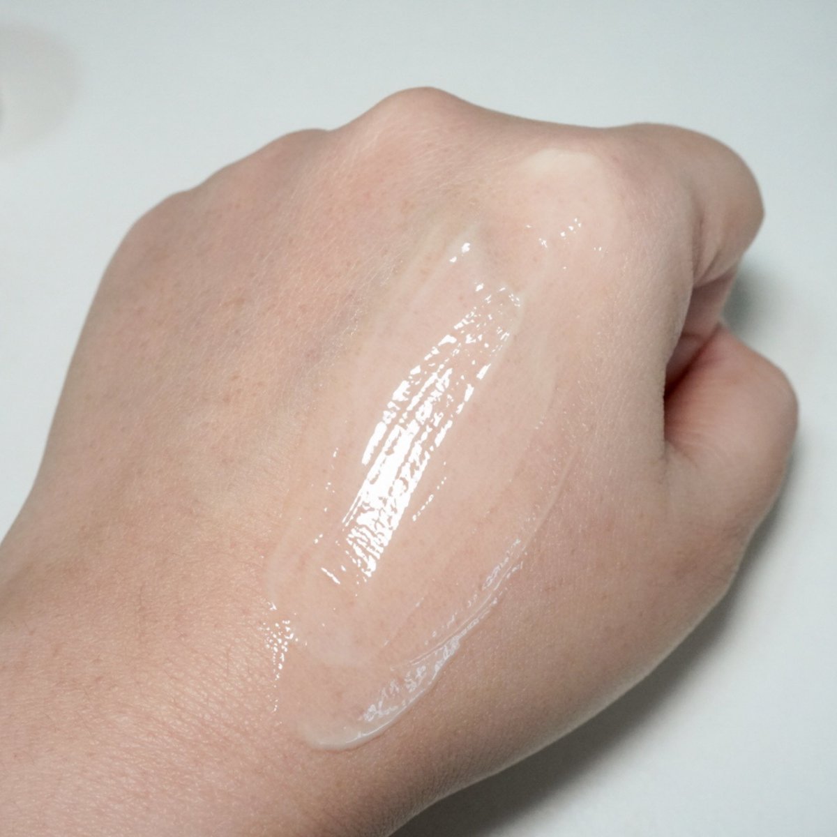hyccnn's tweet photo. อะหลังจากตามมานาน ได้ลองใช้ Retinol Serum ของ Kiehl’s แล้วว ตัวช่วยผิวกระจก สุขภาพดี 💦 ช่วยให้ริ้วรอยให้ลดเลือนลง เนื้อเค้าจะเป็นเซรั่มเนื้อเข้มข้น ซึมไวไม่หนักหน้าเลย ไฮใช้เป็นรูทีนตอนกลางคืน ผลลัพธ์ออกมาหลังใช้มา 2 อาทิตย์ประทับใจมากกก ตื่นมารับผิวฉ่ำสุด รอยก็ลดลง อ่อนโยนต่อผิวใช้ได้ทุกวัน ขึ้นแท่นลูกร้ากก💗 #ใช้ดีบอกต่อ