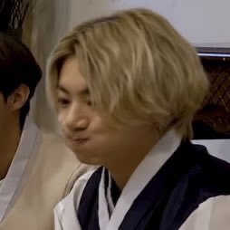 jungkook being jungkook😂" threed"✨