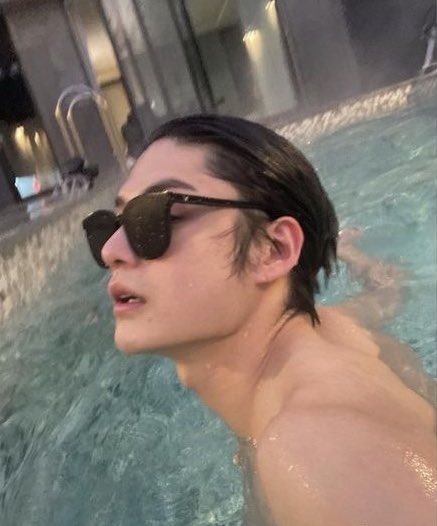 jiwoongiez's tweet photo. DONT TAKE THE JEBE POOL PILL https://t.co/iIxzV8SseW