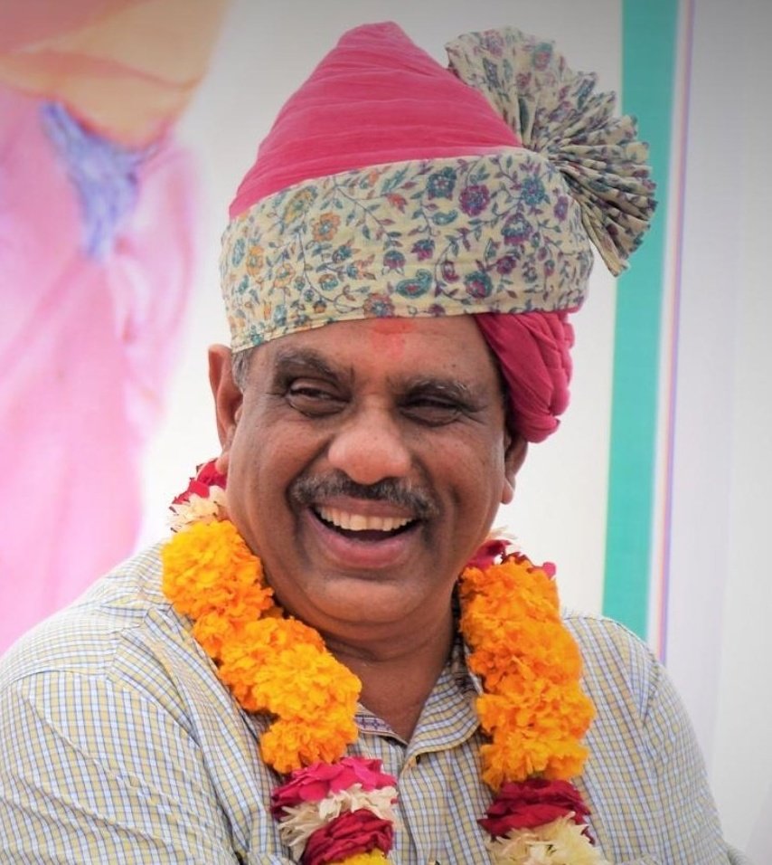 गजेंद्र सिंह जी को चिकित्सा व स्वास्थ्य मंत्री बनने पर हार्दिक शुभकामनाए #निजी_अस्पतालों_नर्स_का_वेतनमान_20000_करो #नर्स_की_लिखित_परीक्षा_से_स्थाई_भर्ती_करो #anm_gnm_2013_को_नियुक्ति_दो
<a href="/BhajanlalBjp/">Bhajanlal Sharma</a>   <a href="/arjunrammeghwal/">Arjun Ram Meghwal</a> <a href="/narendramodi/">Narendra Modi</a> <a href="/cpjoshiBJP/">C. P. Joshi</a>   <a href="/alokrajRSSB/">Alok Raj</a> <a href="/GajendraKhimsar/">Gajendra Singh Khimsar</a>