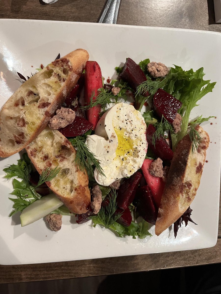 Chef Steve from TwoSixAte has been absolutely killing it since joining our kitchen! He’s adding some absolute bangers to our menu, including these tasty crab cakes and burrata salad! Have your tastebuds met them yet?!