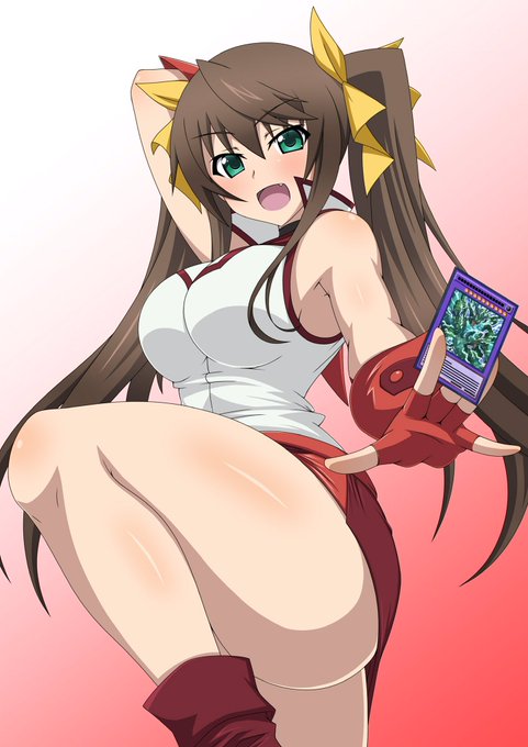 今まで描いた中で一番辰年っぽい絵
ドラゴン族じゃなく雷族だけど 