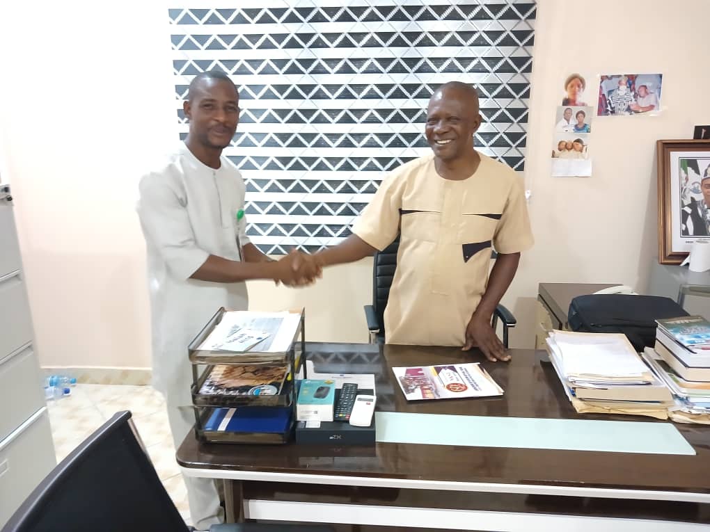 pet_asema's tweet photo. With Chief Freddie, Chief Press Secretary to the Tor Tiv https://t.co/FUCFXa7QKs