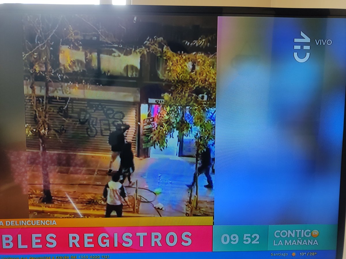 game_cata31's tweet photo. #ContigoCHV esperando que salga la Cony @chilevision #GranConstanza #ConyVision #conygirlies https://t.co/igMo0CaQ33