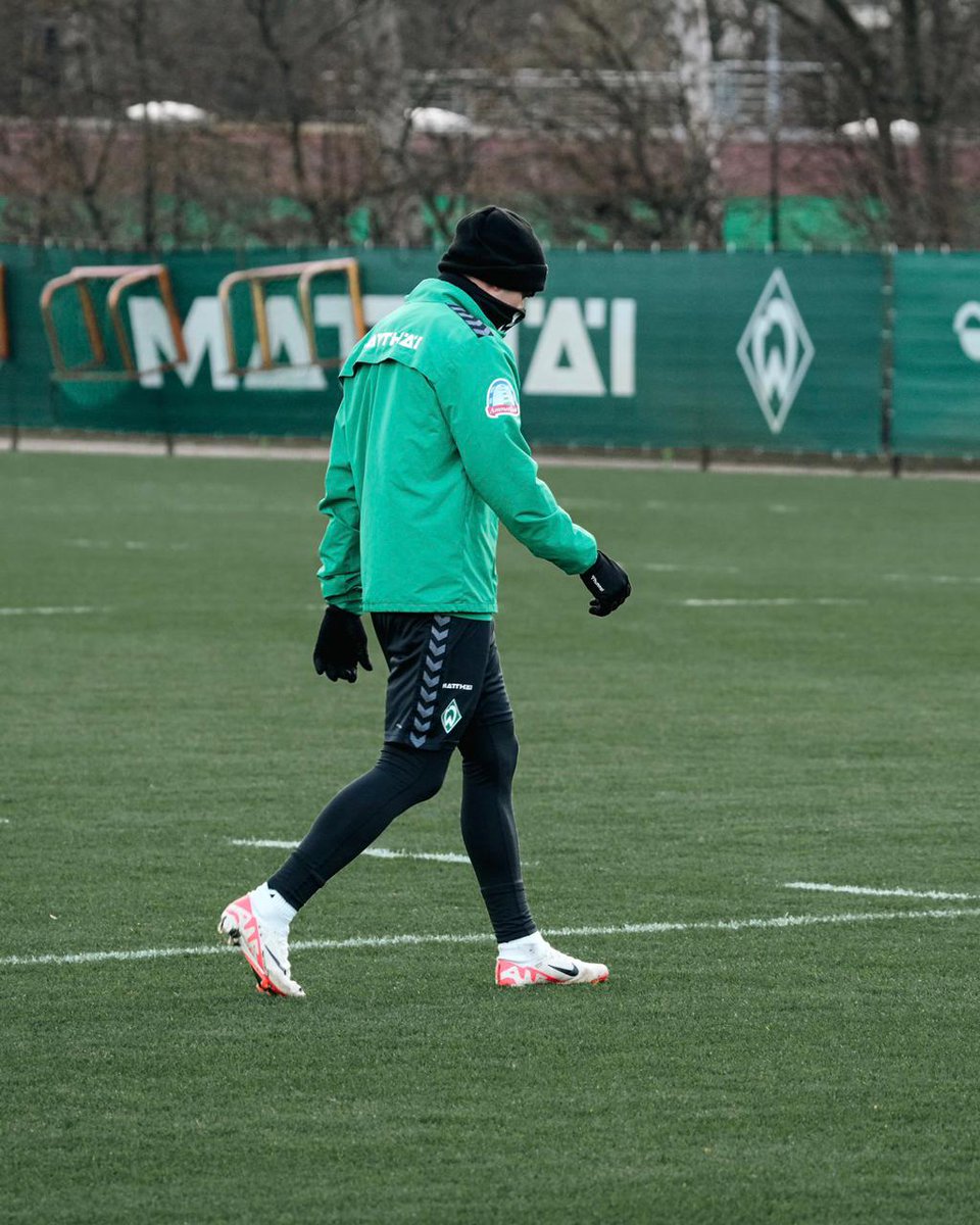 Reporter_Samuel's tweet photo. 🚨🚨 Atenção, Pessoal!!🚨🚨

CHEGOU NOSSA VEZ DE FAZER A DIFERENÇA!!! 

Queremos iniciar uma campanha insuportável nas redes sociais com a hashtag #FREEBORRE !!

Vamos comentar isso em todas as publicações do Werder nas suas redes sociais! https://t.co/2DrBDIJhFf