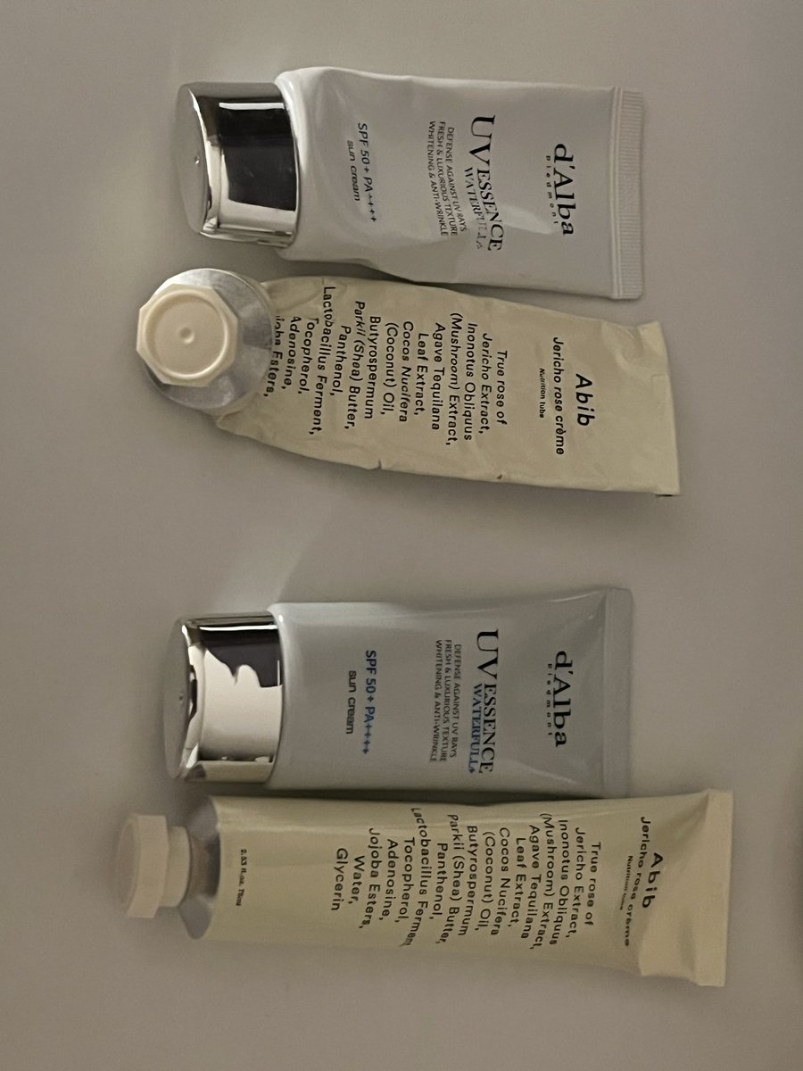 꽉꽉 눌러 다 짜서 쓰고 통통한 새 거 꺼냈다 왠지 뿌듯해서 기분 좋아