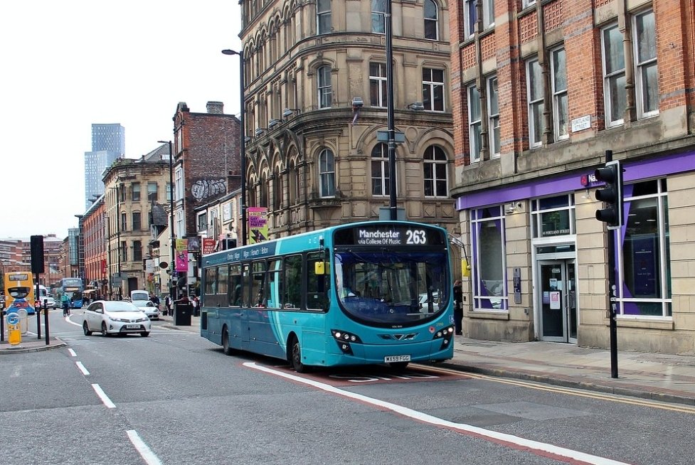 I went to Piccadilly today and i saw this Arriva Bus going to Piccadilly Gardens 😀