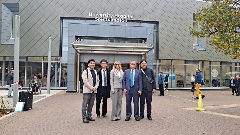 We're excited to have signed an MoU with the Korea Brain Research Institute to further its commitment to finding new treatments for neurological conditions.🧠

Professors Suh and Carare lead this collaboration, combining clinical expertise &amp; technology for innovative treatments.