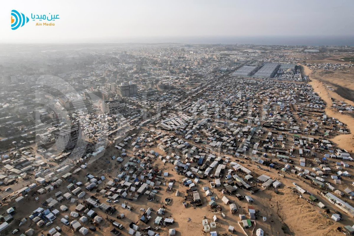 Gaza_2021's tweet photo. Hundreds of tents, thousands of displaced people, a lot of stories and dreams... Refugee camps in Rafah.
#GazaUnderaAttack https://t.co/aiqGuvDKhY