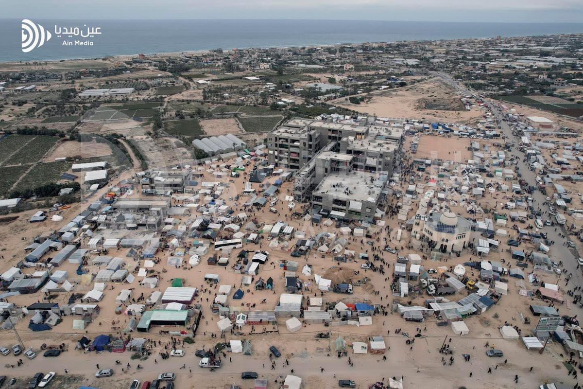 Gaza_2021's tweet photo. Hundreds of tents, thousands of displaced people, a lot of stories and dreams... Refugee camps in Rafah.
#GazaUnderaAttack https://t.co/aiqGuvDKhY