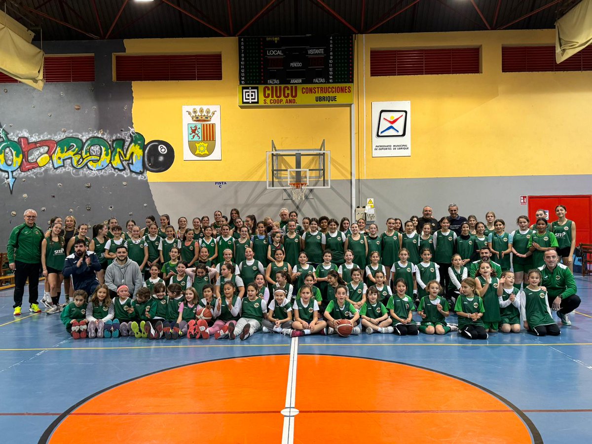 pmdubrique's tweet photo. 💚Fin a la semana de baloncesto celebrada en Ubrique, TORNEO 3x3 POR LA IGUALDAD organizado por @CABUdeUBRIQUE y en la que ha sido un orgullo colaborar desde @aytoubrique @pmdubrique

🥇Enhorabuena a tod@s por la participación, implicación y trabajo en equipo!! #cabudeubrique https://t.co/2VtCBAFNFN