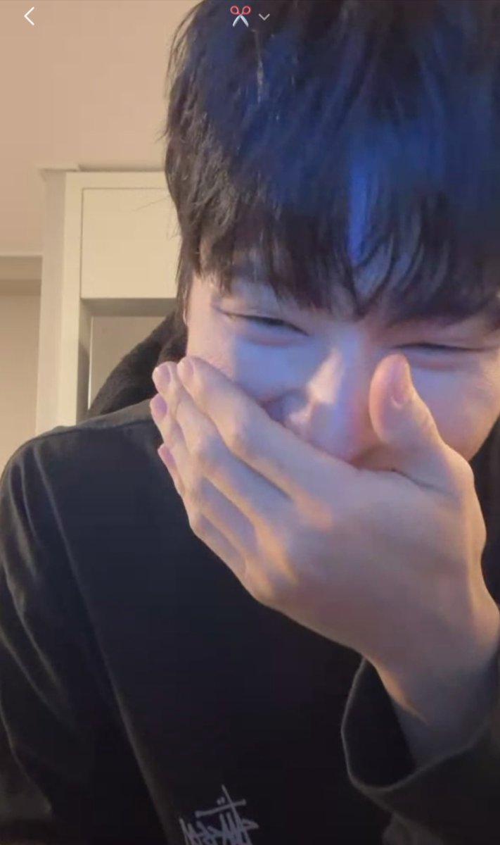 sankaissed's tweet photo. wooyoung showing his shoes on live and there goes hongjoong stealing it and jongho pretending to cut the laces 😭 https://t.co/4Zp8rDxzYe