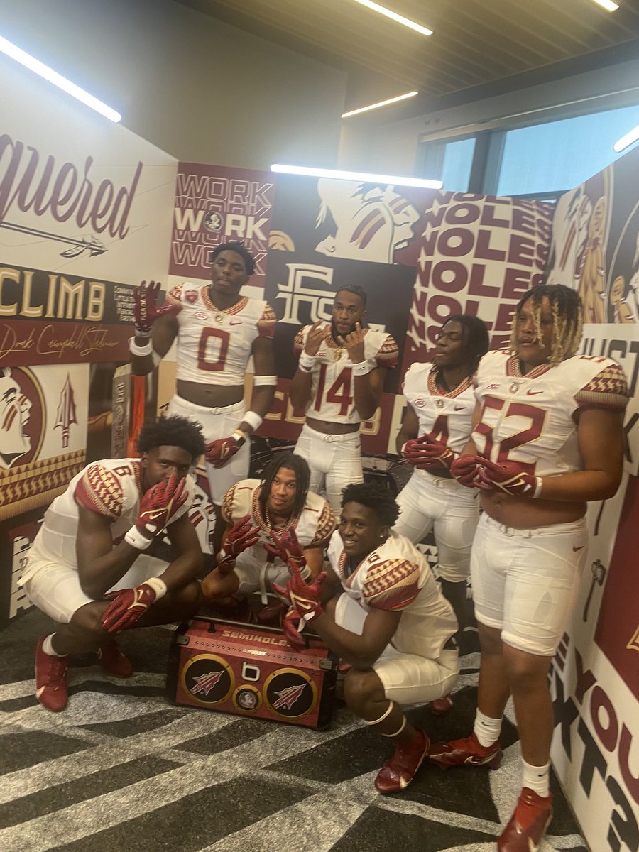 teamturner1321's tweet photo. we had so much fun @FSUFootball thanks to @SupremeDre8     For making sure his brothers were taking care of @jariel2x_cobb @al_lee14 @TyReeseTurner2 
#themreidsvilleboyz
#Statechampions 
#Brothers https://t.co/XaTPx9bBS6