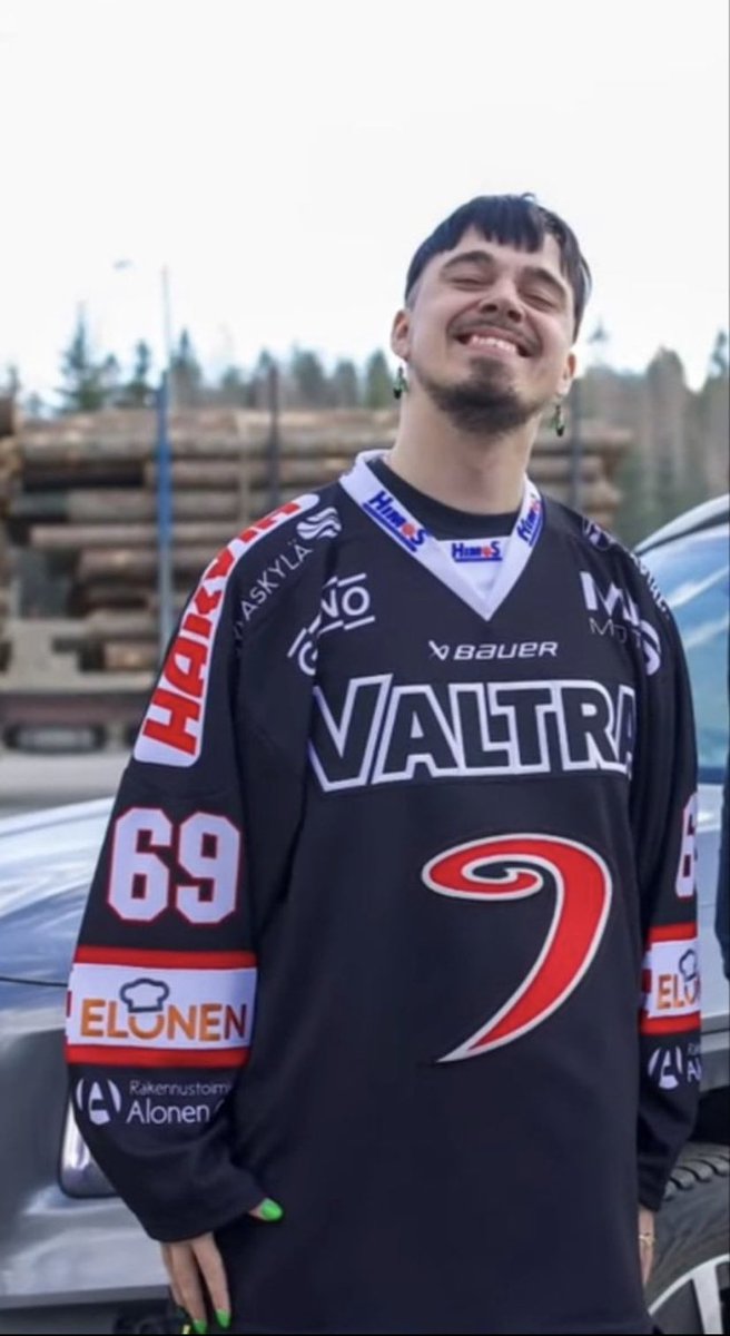 JYP season 21-22 jersey with custom printing, either gameworn or custom made since it seems to be the team jersey and not merch