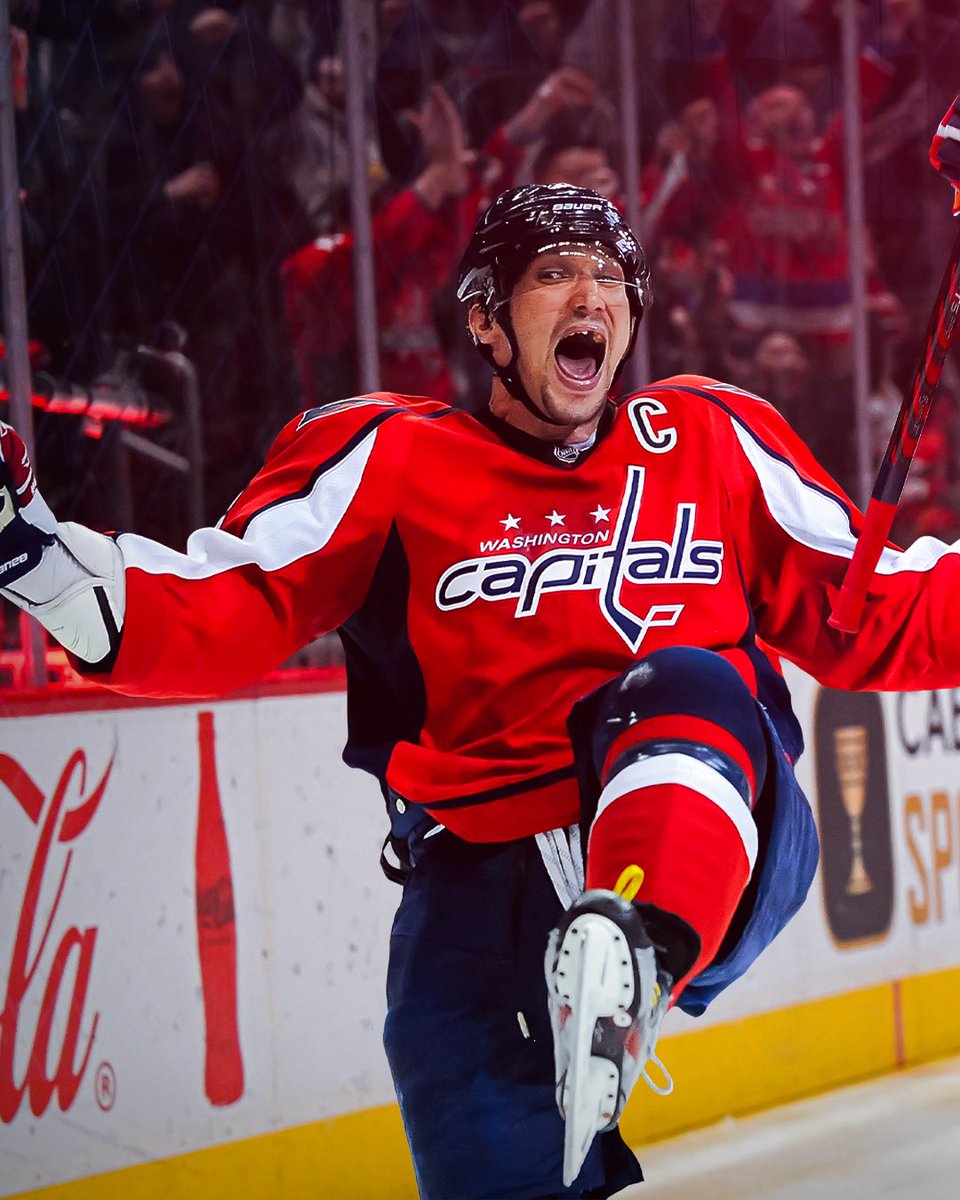 Capitals's tweet photo. #OTD in 2010, the #Gr8 donned the '𝗖' for the first time

#ALLCAPS https://t.co/mm8FGNbjx6