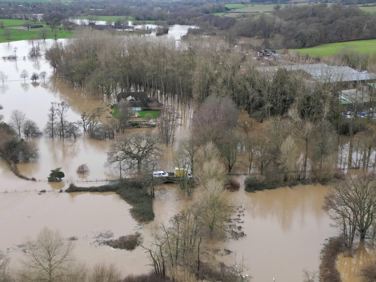 brightonsnapper's tweet photo. SELHAM RD LODSWORTH - TWO DRIVERS RESCUED BY @WestSussexFire https://t.co/f9Wz0BKNJL
