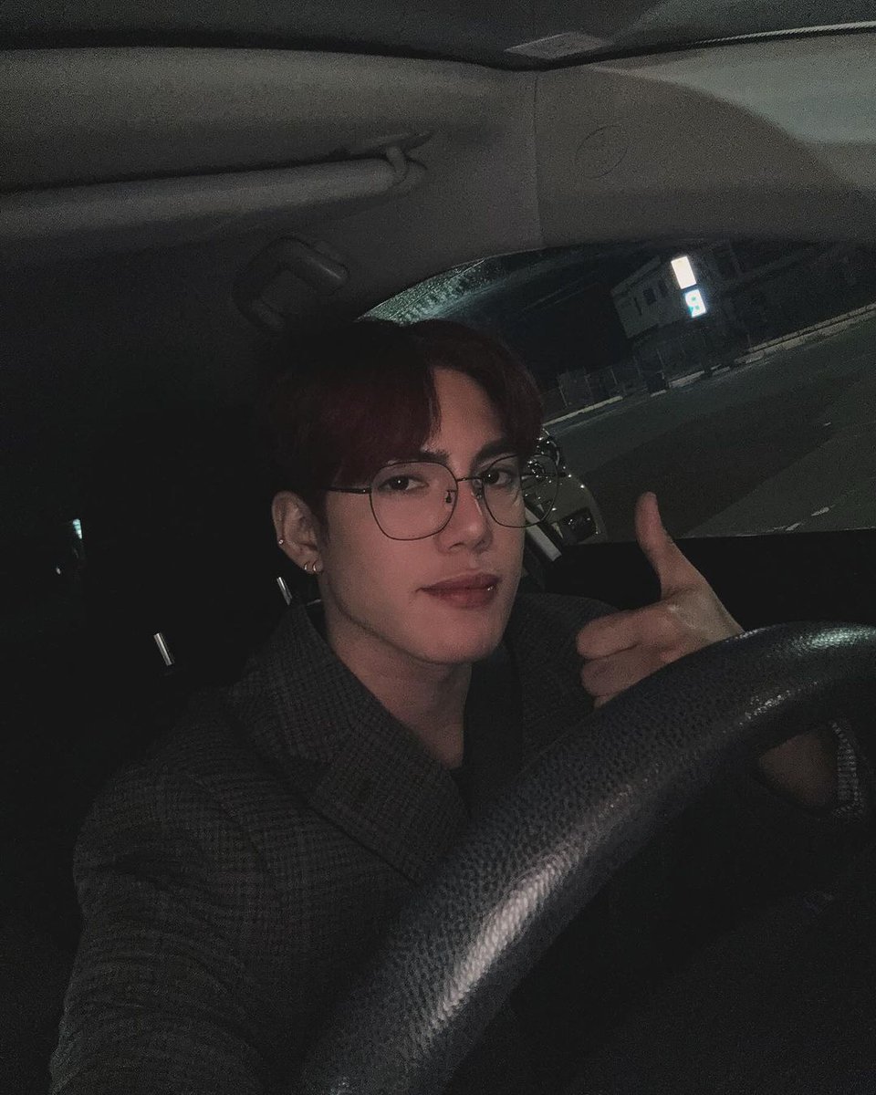 SB19Stellars's tweet photo. [#STELL IG UPDATE]

"🧭" 

🔗https://t.co/WEy8ihxLfY

#SB19_STELL @stellajero_ 
@SB19Official #SB19 https://t.co/zigcdMnUFb