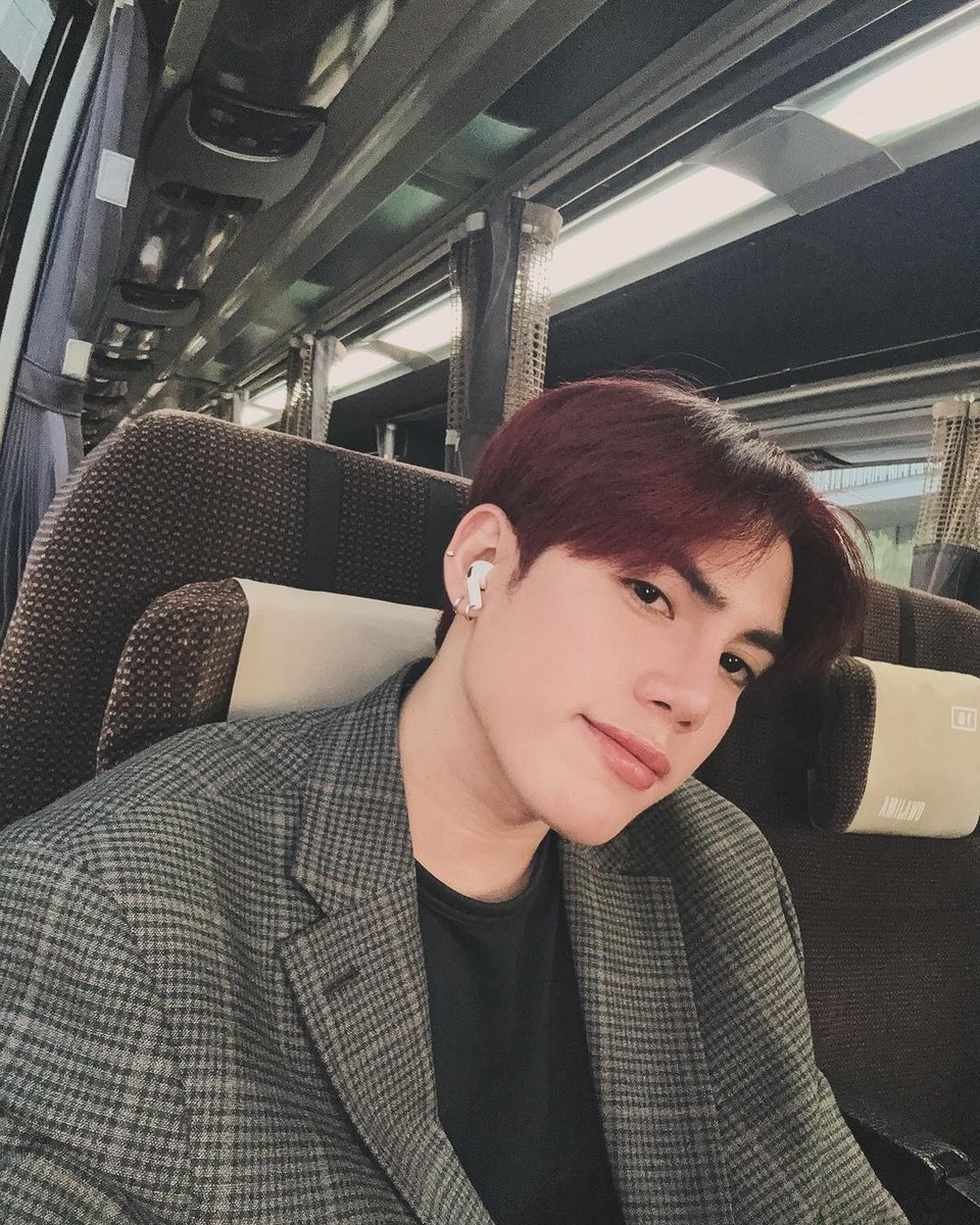 SB19Stellars's tweet photo. [#STELL IG UPDATE]

"🧭" 

🔗https://t.co/WEy8ihxLfY

#SB19_STELL @stellajero_ 
@SB19Official #SB19 https://t.co/zigcdMnUFb