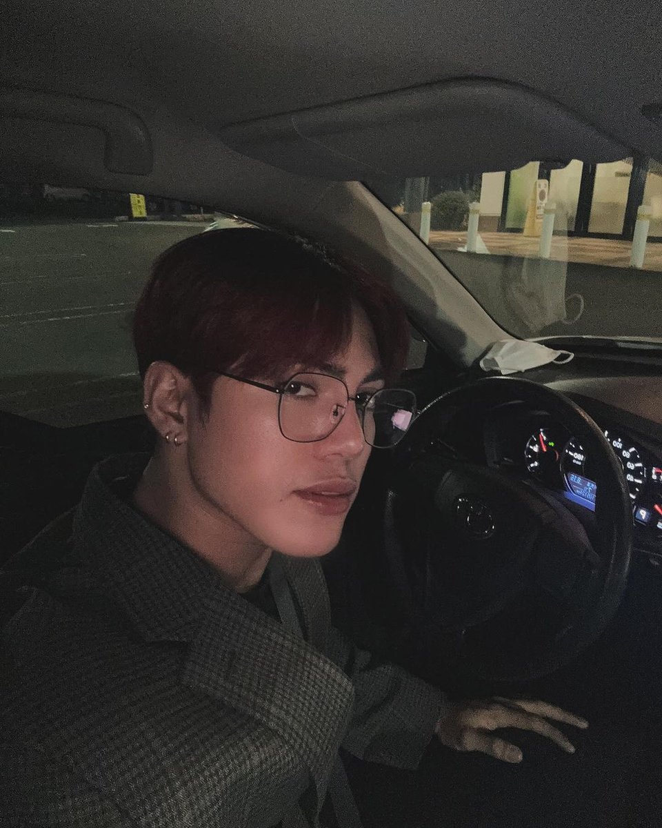 SB19Stellars's tweet photo. [#STELL IG UPDATE]

"🧭" 

🔗https://t.co/WEy8ihxLfY

#SB19_STELL @stellajero_ 
@SB19Official #SB19 https://t.co/zigcdMnUFb