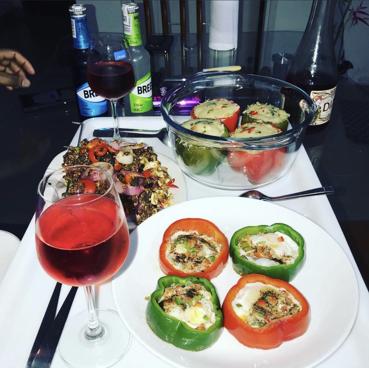 luvwhimsy's tweet photo. Whether U are d Cooker or d Cookee, no come dey ask me who go do d cooking 4 morning or night. Make una do anything wey una want. Starve your wife/husband if you like. Em no concern me, after all it’s your marriage and not mine.🤪😜 Nah like dis I dey do am wen I enter kitchen https://t.co/hNrvKi8VrQ