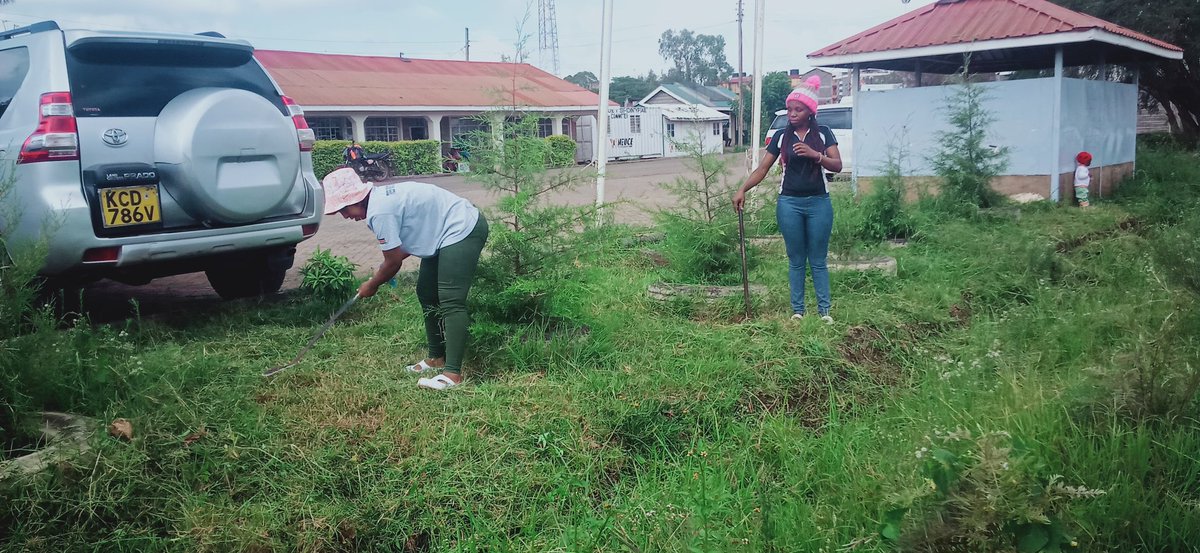 DagorettiG55803's tweet photo. Today's Clean Up, Trees Growing And Waste Management Awareness At DCC'S Compound/Naivasha Road β»οΈπ³π§οΈπ€²π½π°πͺ
#TreesForBetterLives
#Action4SDGS
#reuserecycle
#KeepDagorettiGreenAndClean
#OurEnviromentOurResponsibility https://t.co/QfRpIpTT51