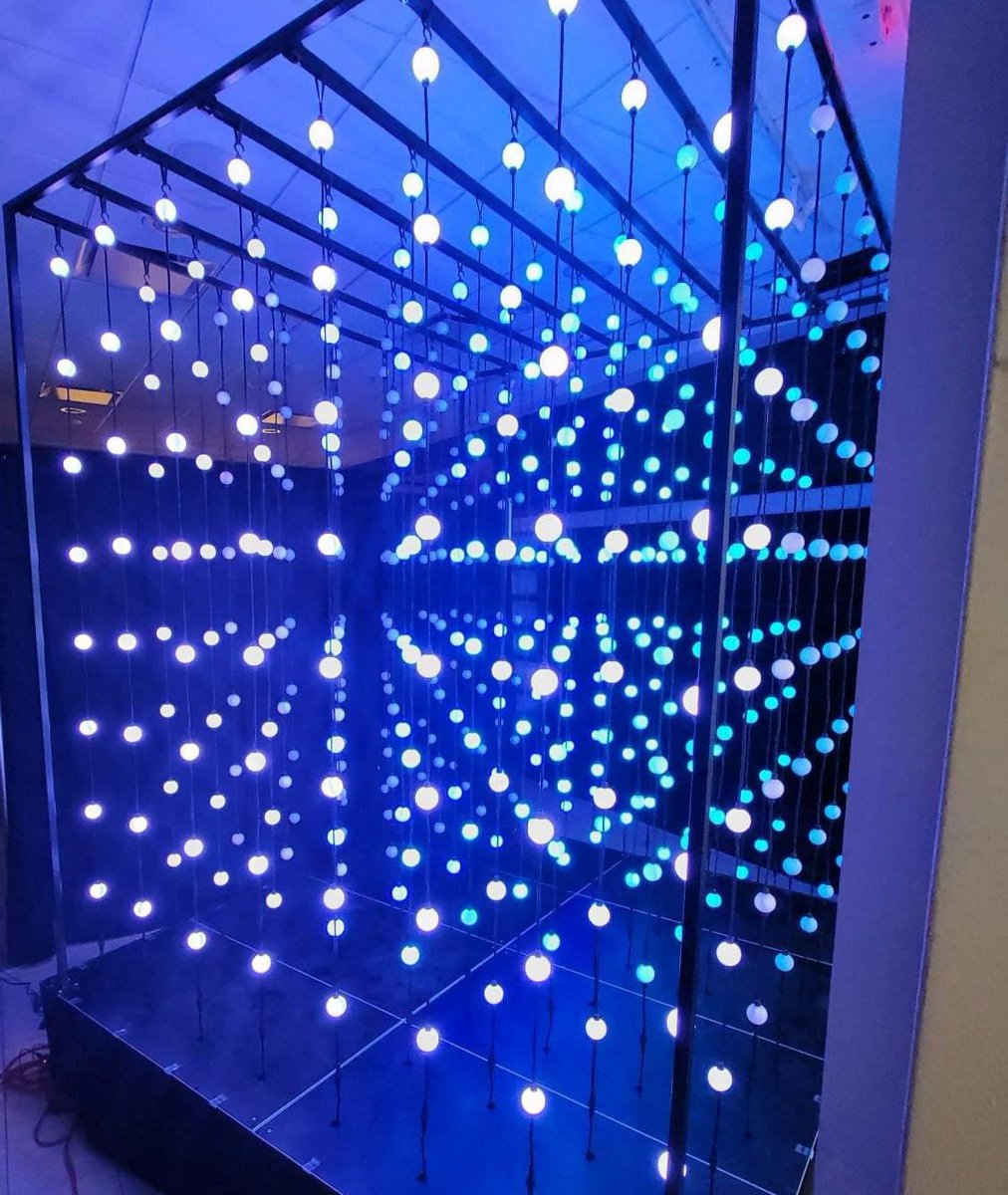 EZTube_Official's tweet photo. Use #EZTube to showcase your #LED light designs and experience seamless #design through effortless #assembly!  #LEDlight #lightframe #bluelights #customlightingframes #multicolored #easyassembly  https://t.co/VUmUlpvZMv https://t.co/pS775xqP63