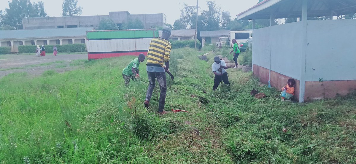 DagorettiG55803's tweet photo. Today's Clean Up, Trees Growing And Waste Management Awareness At DCC'S Compound/Naivasha Road β»οΈπ³π§οΈπ€²π½π°πͺ
#TreesForBetterLives
#Action4SDGS
#reuserecycle
#KeepDagorettiGreenAndClean
#OurEnviromentOurResponsibility https://t.co/QfRpIpTT51