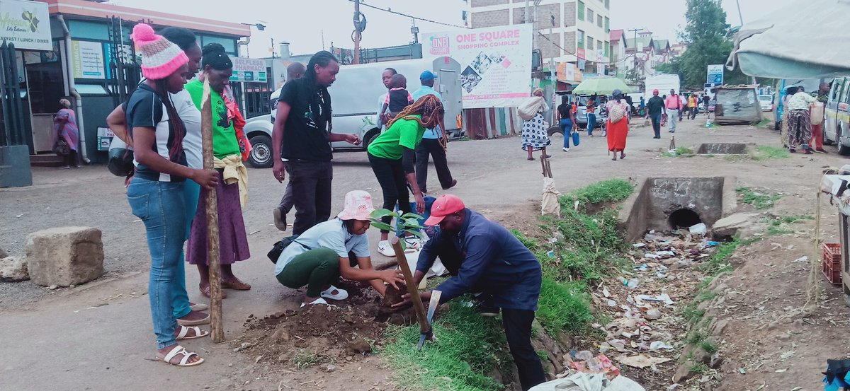 DagorettiG55803's tweet photo. Today's Clean Up, Trees Growing And Waste Management Awareness At DCC'S Compound/Naivasha Road β»οΈπ³π§οΈπ€²π½π°πͺ
#TreesForBetterLives
#Action4SDGS
#reuserecycle
#KeepDagorettiGreenAndClean
#OurEnviromentOurResponsibility https://t.co/QfRpIpTT51
