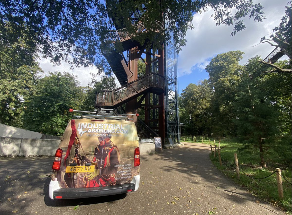 IndAbs01's tweet photo. Helping our client to provide stronger Wi-Fi within Kew Gardens! We installed the improved Wi-Fi routers high up on this amazing tree top walkway! #ropeaccess #abseiling #abseilers #wifi #highlevelsolutions https://t.co/4VcaKzIy9z