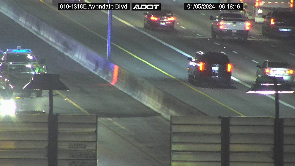 ktarroller's tweet photo. New Crash in the West Valley!  Eastbound I-10 near Avondale Boulevard-Blocking HOV Lane.
#Ktartraffic  #Phxtraffic https://t.co/v893q7sNmE